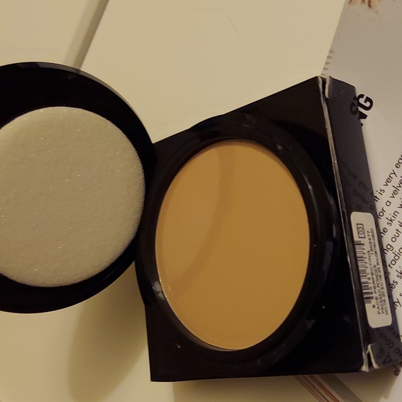 Face Perfecting Powder - Picture 4 of 4